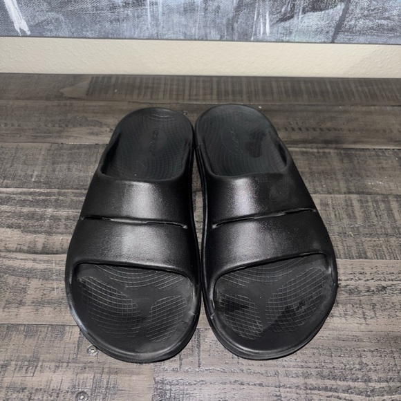 OOFOS OOahh Recovery Slide in black Men's SZ8 - Picture 3 of 8